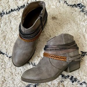 SO Ankle boots boho style